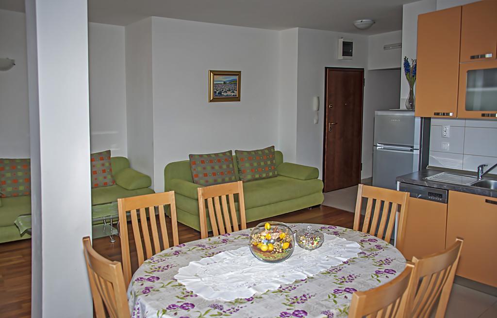 Apartment Brac Sutivan Exterior photo